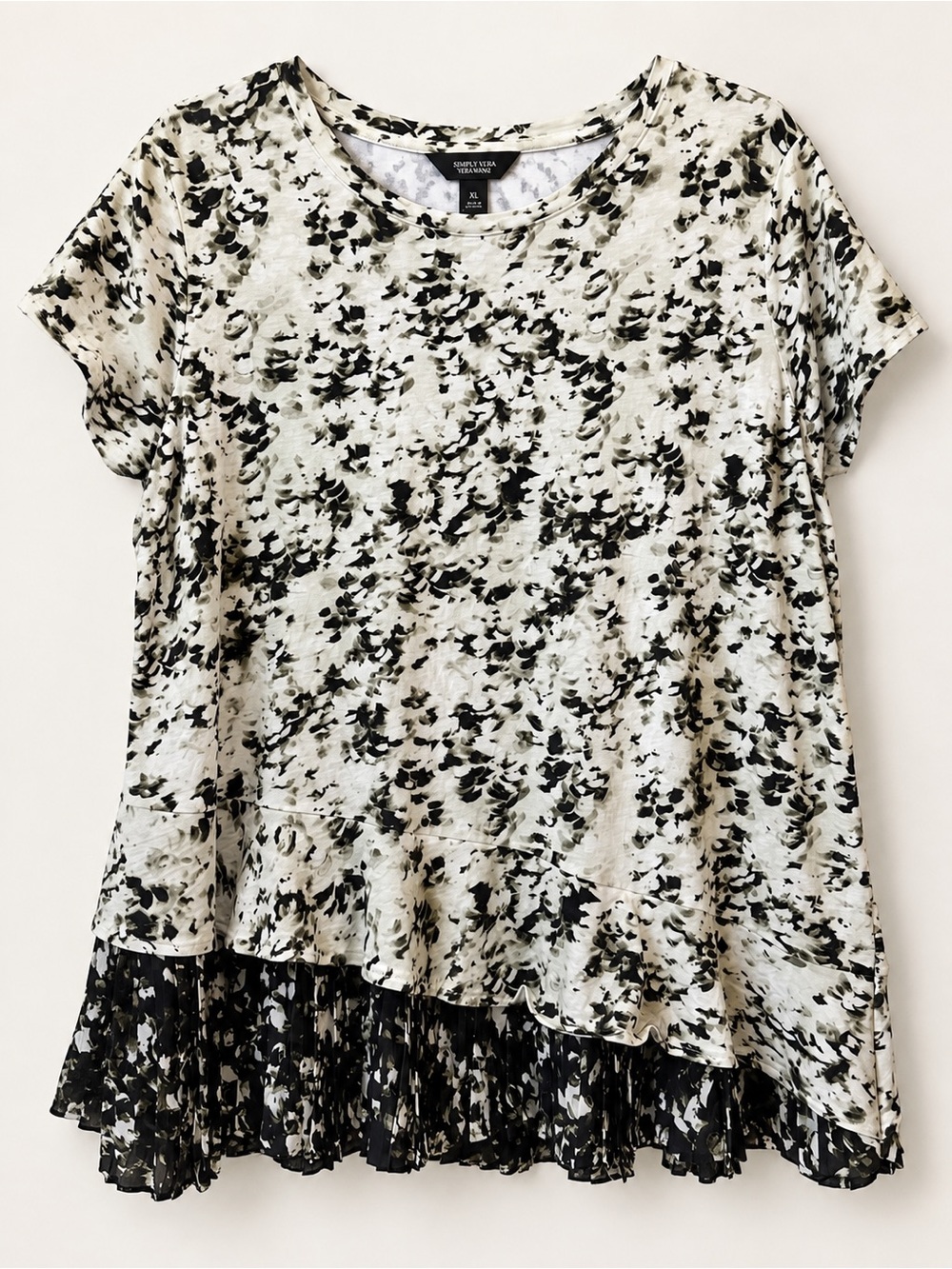 Simply Vera Vera Wang Black and White Floral Short-Sleeve Top with Ruffle Hem